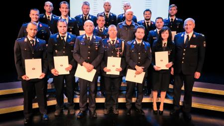 Slavnostna podelitev listin o napredovanju v čine gasilski častnik, višji gasilski častnik in visoki gasilski častnik (70)